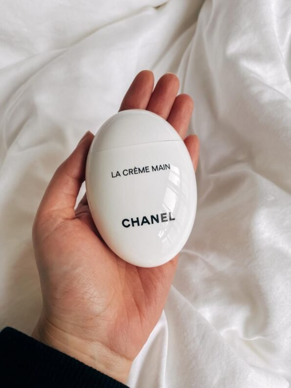 White Chanel Egg - La Crème Main